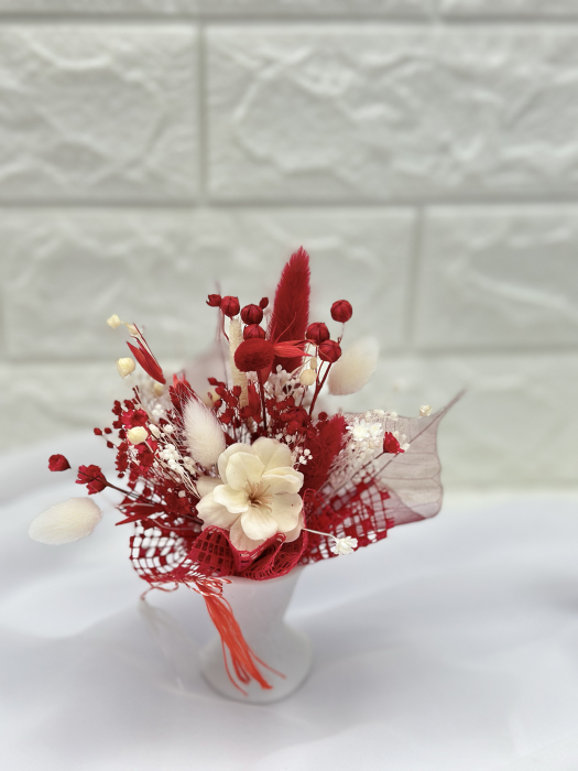 Marturie / Martisor tip magnet de frigider cu floare de cires si plante naturale uscate - Rosu / Alb [2]