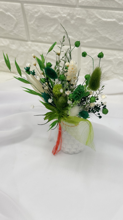 Marturie / Martisor tip magnet de frigider cu plante naturale uscate - Verde / Alb [2]