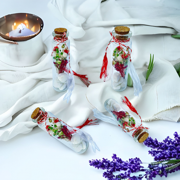 Martisor sticluta cu flori uscate (Alb / Rosu) [2]
