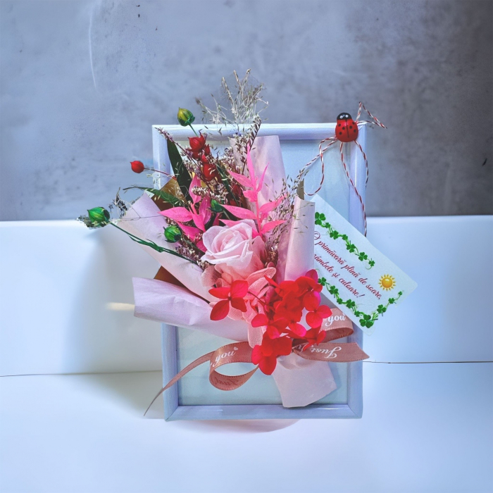 Mini aranjament floral in rama cu flori criogenate (Roz) [3]
