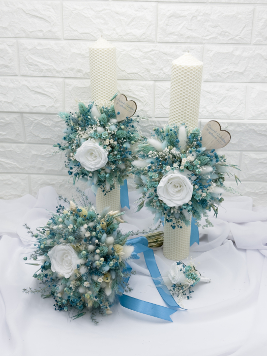 Set buchet, cocarda si lumanari cu trandafiri criogenati si plante naturale criogenate si cu lumanari tip fagure - Alb / Turquoise [5]