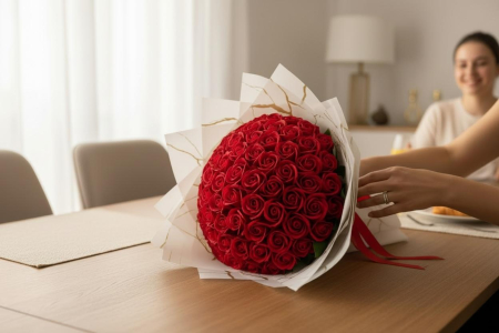 Buchet rosu cu trandafiri parfumati, personalizabil cromatic [2]