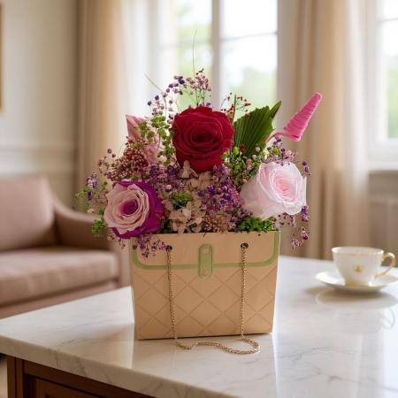 Poseta decorativa eleganta cu aranjament multicolor, trandafiri si hortensie criogenate [1]