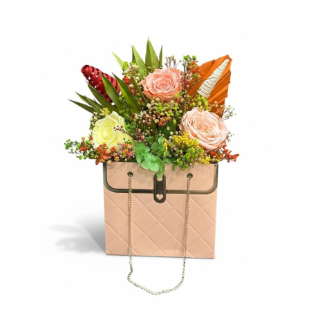 Cosuri cadou - Poseta decorativa eleganta cu aranjament somon-verde, trandafiri si hortensie criogenate