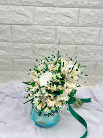Buchet alb-verde smarald cu trandafiri criogenati si plante naturale uscate si stabilizate, pentru mireasa , nasa sau cadou [1]