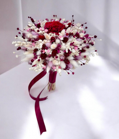 Buchete Cadou - Buchet flori naturale uscate și trandafir criogenat grena, personalizabil, ideal pentru cununie civilă, nuntă, mireasă sau cadou