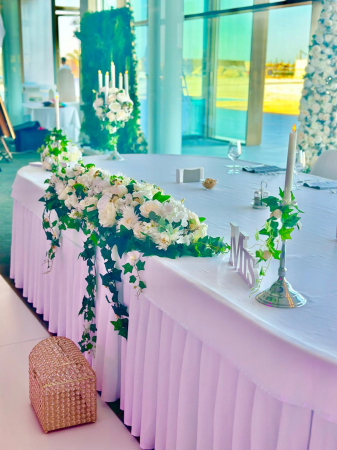 Inchiriere Prezidiu elegant pentru miri –  decor nuntă [1]