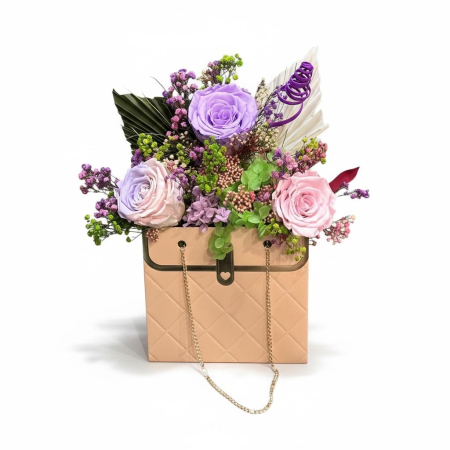 Cosuri cadou - Poseta decorativa eleganta cu aranjament mov - verde, trandafiri si hortensie criogenate