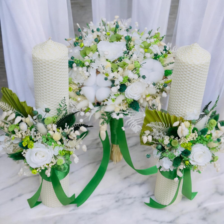 Buchete cu flori criogenate - Set buchet si lumanari tip fagure cu trandafir criogenat si plante naturale uscate  - Alb/Verde