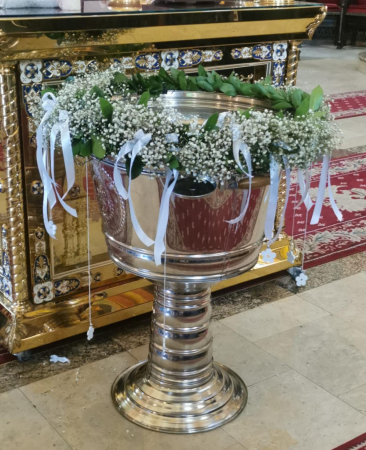 Decor cristelnita - Inchiriere aranjament cristelnita gypsophila , alb-verde pentru Botez baiat  sau fata – Eleganță Personalizată
