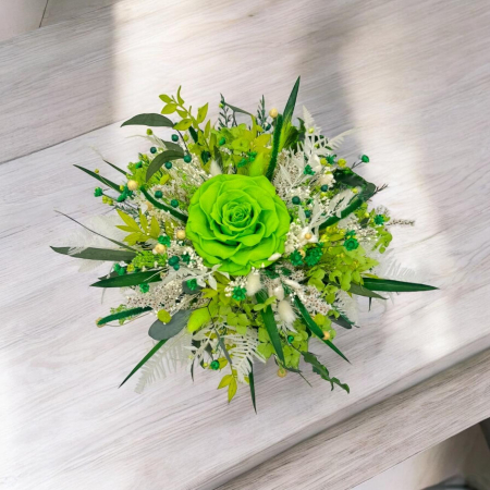 Aranjament floral in cutie, personalizabil cu licheni, trandafir si plante naturale criogenate si stabilizate (Verde) [1]