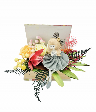Aranjament floral personalizabil, Eventissimi, cutie cadou, carte, balerina, trandafiri sapun si plante uscate multicolor [0]