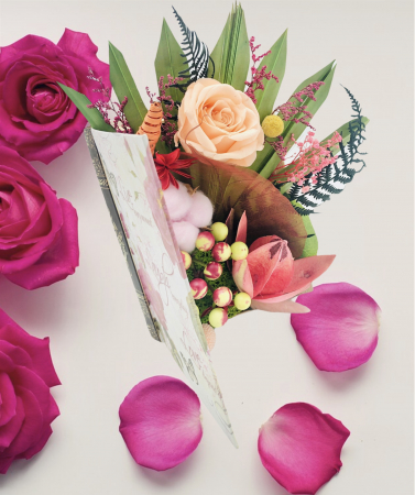 Aranjament floral personalizabil, Eventissimi, cutie cadou, carte, trandafir criogenat, licheni si plante uscate multicolor [1]