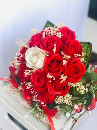 Buchet de Flori Eventissimi - 17 Trandafiri, Rosu/Alb [3]