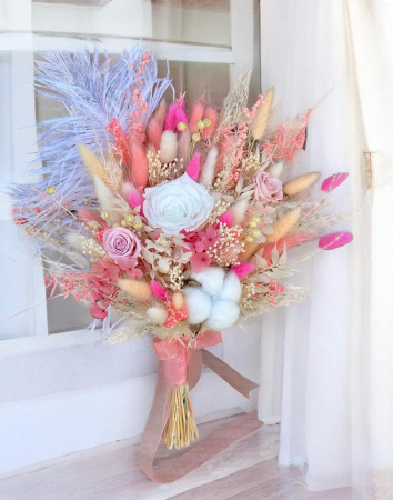 Buchete cu flori criogenate - Buchet Diafan Evantai cu Trandafiri Criogenati, Bumbac, Pene Elegante si Plante Naturale Uscate – Rezistent Pana la 10 Ani