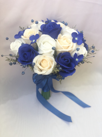 Buchet flori personalizabil, 17 trandafiri si hortensii, by Eventissimi, Alb / Albastru [3]