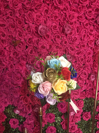 Buchet flori personalizabil, Eventissimi, 27 Trandafiri, Curcubeu [3]