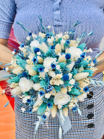 Buchet mediu personalizabil cu trandafiri si flori uscate (Bleu, Alb) [2]