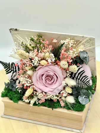Aranjament floral personalizabil cu licheni, trandafir si plante naturale criogenate si stabilizate in carte (Multicolor) [3]