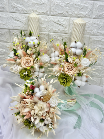 Lumanari cununie - Set buchet, lumanari cu trandafiri criogenati si plante naturale criogenate, lumanari tip fagure Peach Fuzz / Multicolor