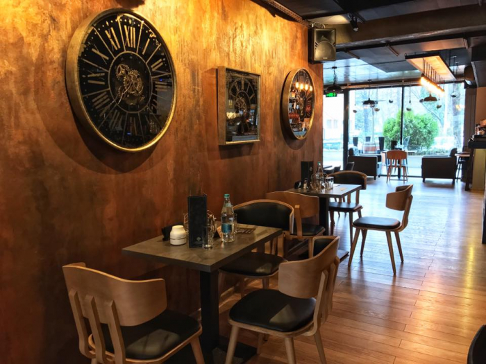 B3ton RestoBar - Terasa - Bucuresti (2018) [8]