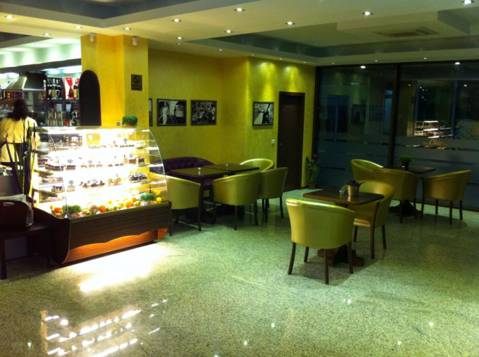 Bistro Chic Cafe - Adjud, VR (2012) [2]