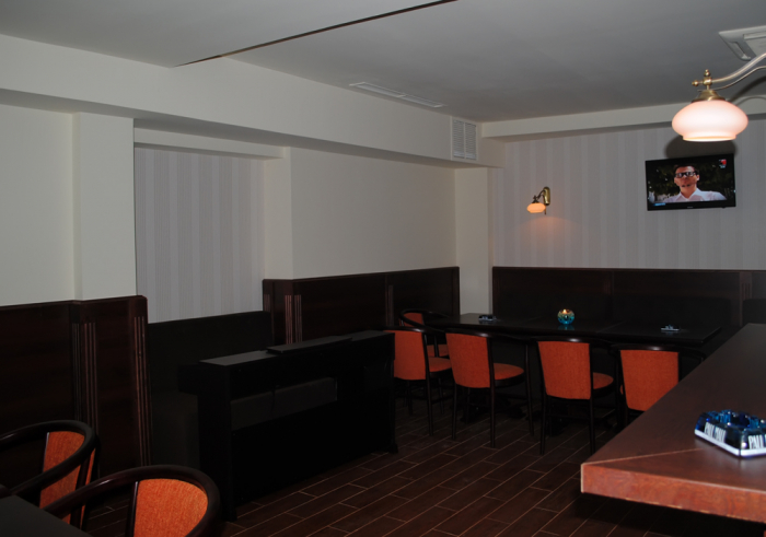 Clock's - Universitate, Bucuresti (2012) [5]