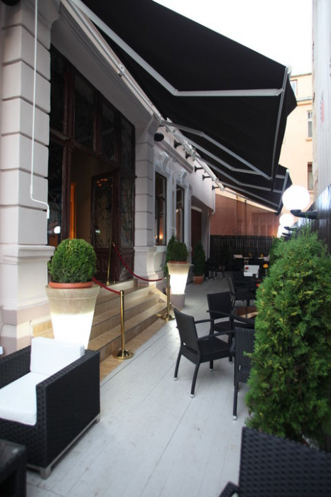 Cosmopolitan Downtown Cafe Lounge Restaurant - Bd Dacia, Bucuresti (2010) [2]