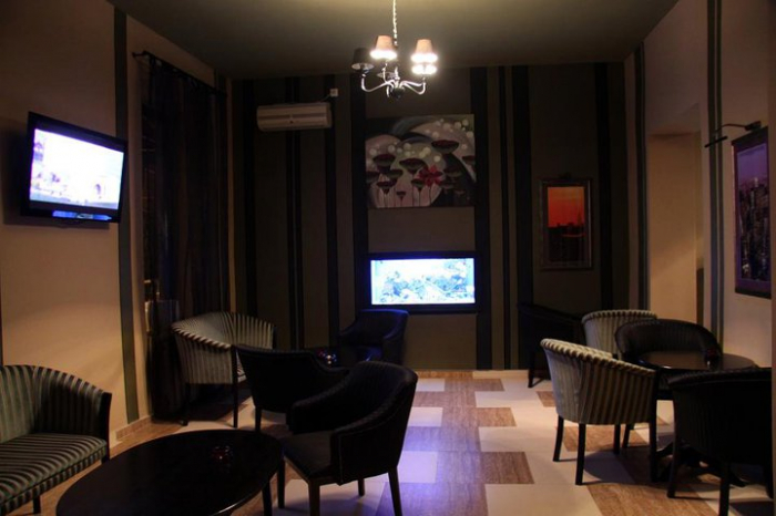 Cosmopolitan Downtown Cafe Lounge Restaurant - Bd Dacia, Bucuresti (2010) [5]