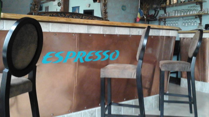Espresso Cafe & Lounge - Sascut, BC (2015) [8]