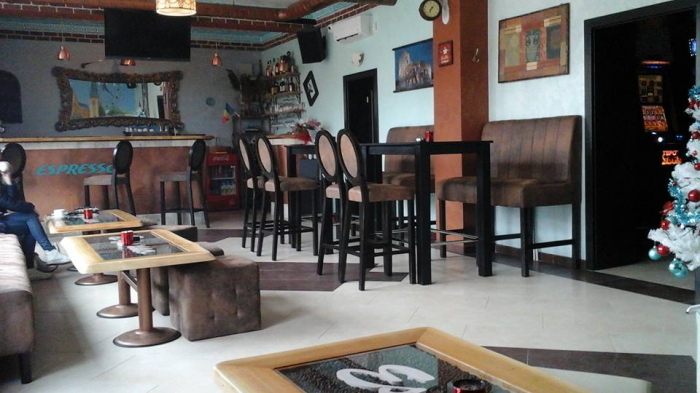 Espresso Cafe & Lounge - Sascut, BC (2015) [6]