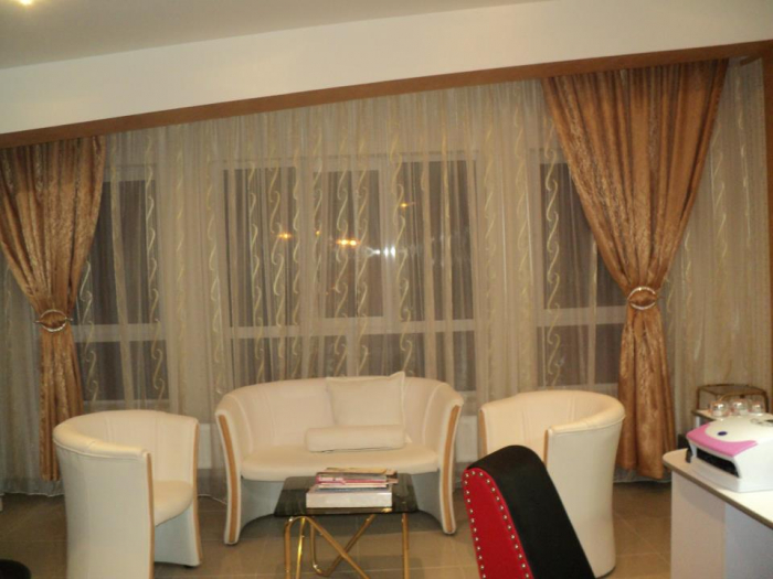 Glamour Beauty Center & Cafe - Pitesti, AG (2012) [2]