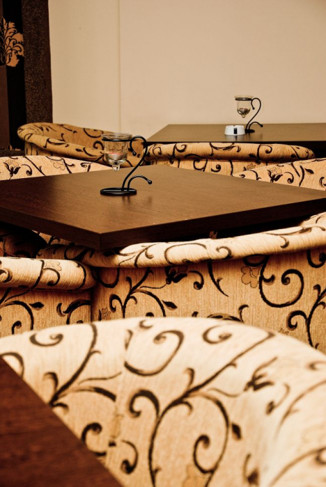 High Class Cafe - Decebal, Bucuresti (2010) [8]
