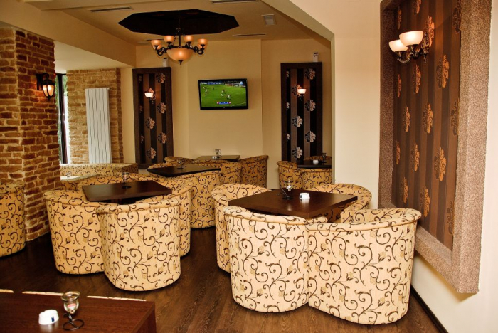 High Class Cafe - Decebal, Bucuresti (2010) [6]