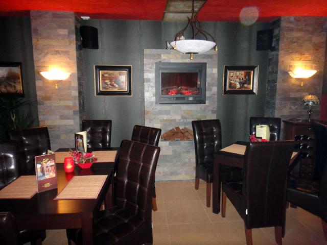 Hornets House Bistro - Plevnei, Bucuresti (2010) [2]