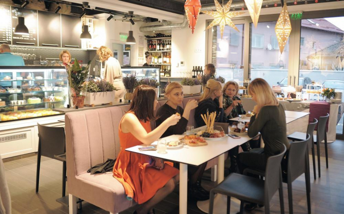 Lavender Cafe & Wine Bar - Brasov, BV (2016) [9]