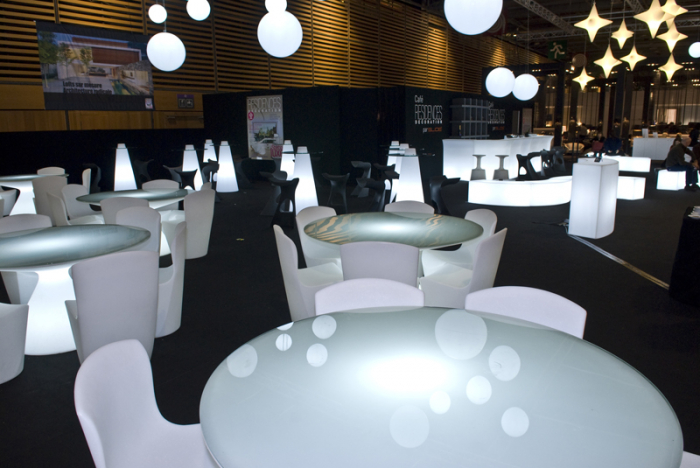 Masa de dining luminoasa pentru restaurant realizata din plastic - ED [4]