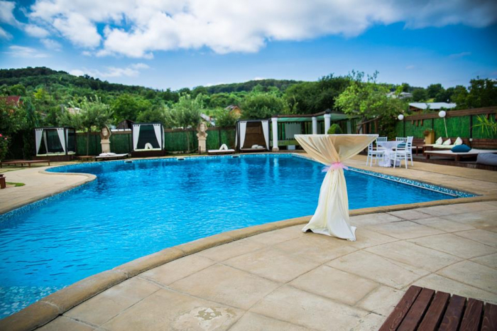 Pensiunea Loredana - Hemeiusi, BC (2016) [20]