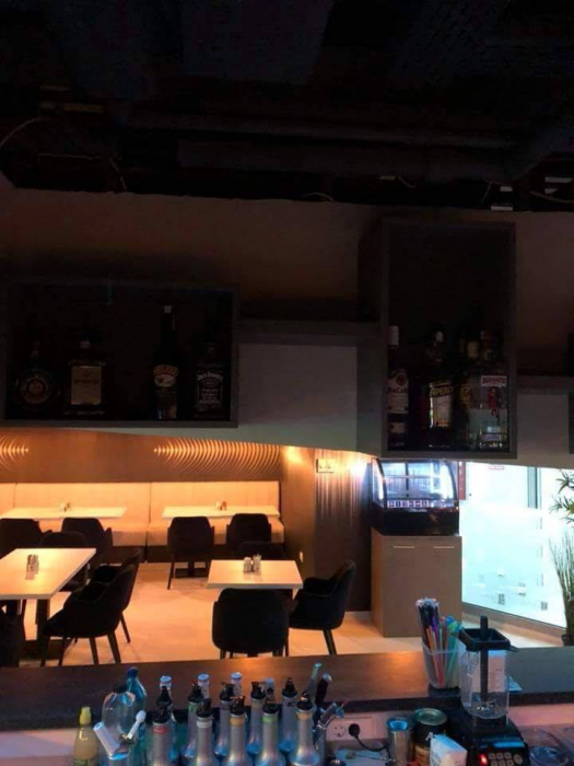 Pub Black & White - București (2018) [9]