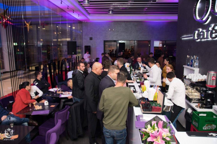 Queen'S Cafe & Lounge - Drobeta Turnu Severin, MH (2017) [2]