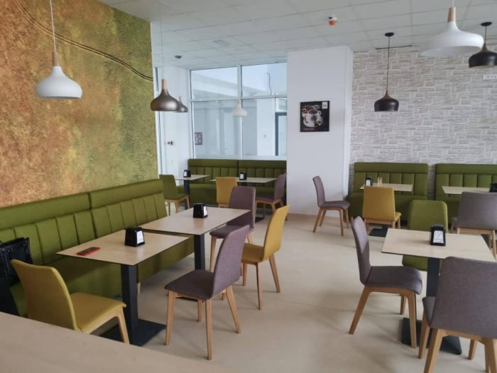 Scaun din lemn masiv cu sezut si spatar tapitat MAGIC [6]