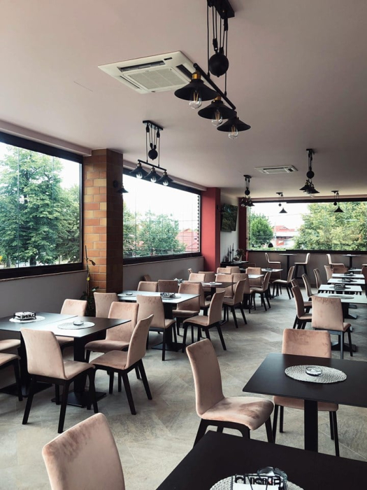 Scaun din lemn masiv cu sezut si spatar tapitat MAGIC [7]