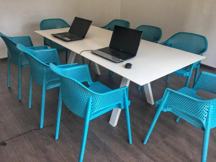 Scaune din tehnopolimer pentru terasa MINUSH [8]