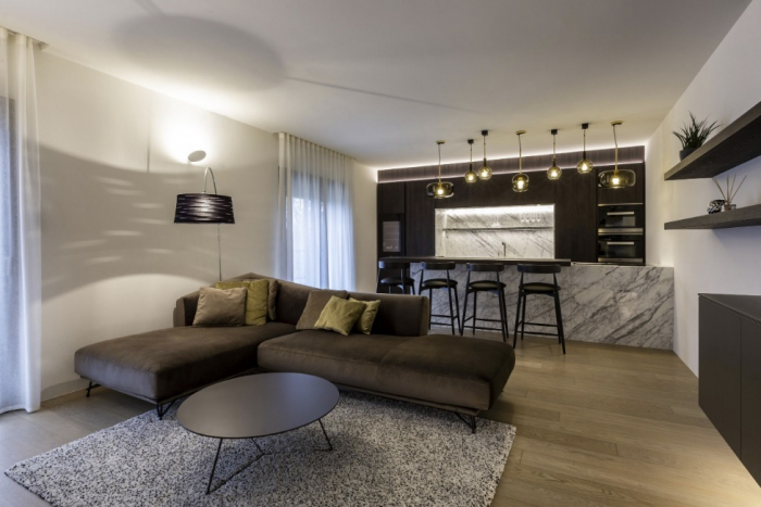 Scaun inalt de bar in stil modern cu cadrul din lemn masiv - FRISBEE 2432 SG [4]