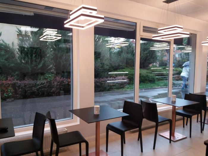 Scaune pentru exterior cu brate stivuibile din polipropilena VOLT 670 [8]