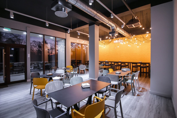 Scaune terasa outdoor din plastic perforat Cu Brate DOME 266 [6]