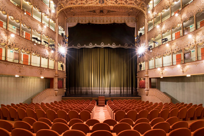 Scaune auditorium custom made pentru sala de teatru sau concerte CAMPIELLO [4]
