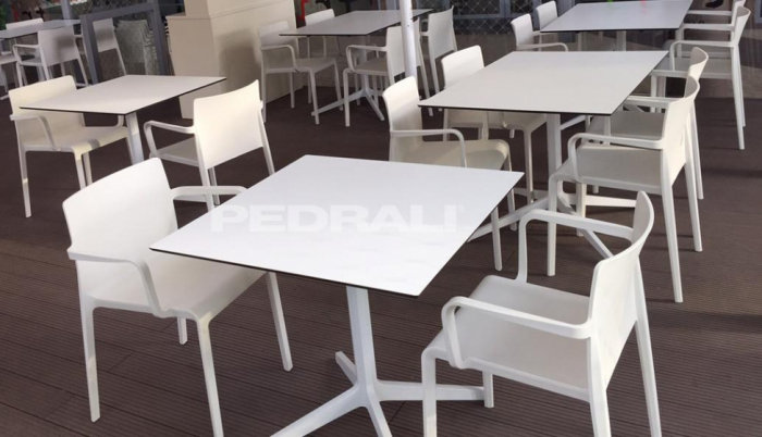 Scaune pentru exterior cu brate stivuibile din polipropilena VOLT 675 [6]