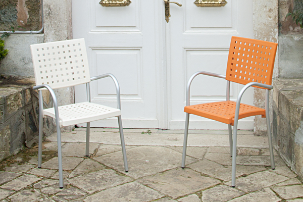 Scaune plastic Cu Brate KAREA [14]