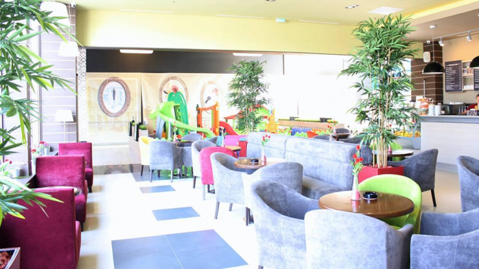 Zvon Cafe - Bacau, BC (2015) [7]